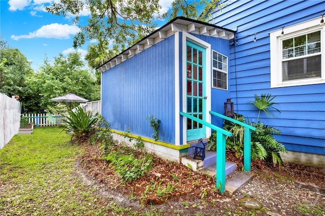 14 Bright St, Tybee Island, GA 31328 - view of outbuilding featuring entry steps