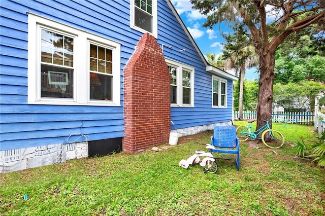 14 Bright St, Tybee Island, GA 31328 - view of side of property with crawl space