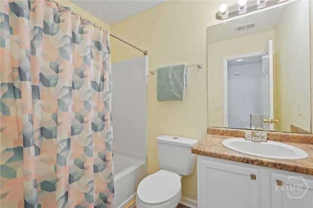 21 Hawser Way, Port Wentworth, GA 31407 - full bathroom featuring vanity, shower / bath combo, toilet, and a textured ceiling