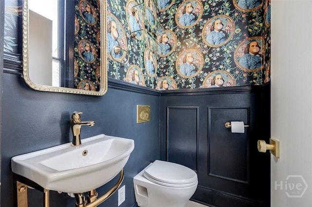 316 W 38th St, Savannah, GA 31401 - bathroom with a sink and toilet