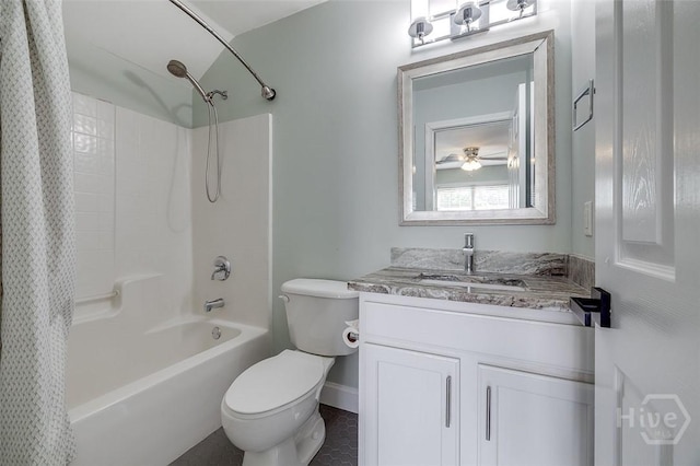 428 Roberts Way, Rincon, GA 31326 - bathroom featuring shower / bath combo, toilet, vanity, baseboards, and ceiling fan