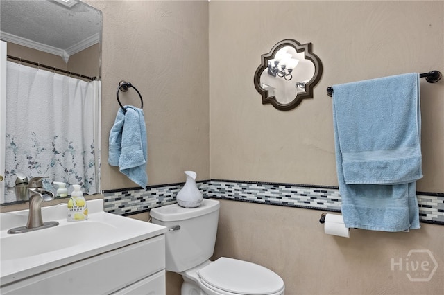 114 Piercefield Dr, Richmond Hill, GA 31324 - bathroom featuring ornamental molding and vanity