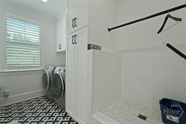 15 Reed Grass Ln, Savannah, GA 31405 - bathroom with washer and clothes dryer, baseboards, tiled shower, and ornamental molding