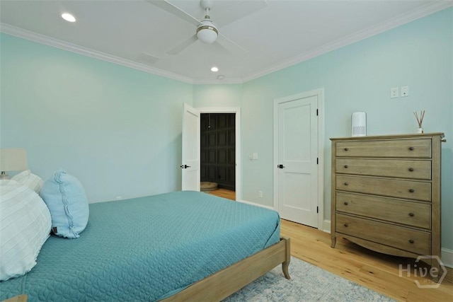 15 Reed Grass Ln, Savannah, GA 31405 - bedroom with wood finished floors, crown molding, recessed lighting, baseboards, and ceiling fan