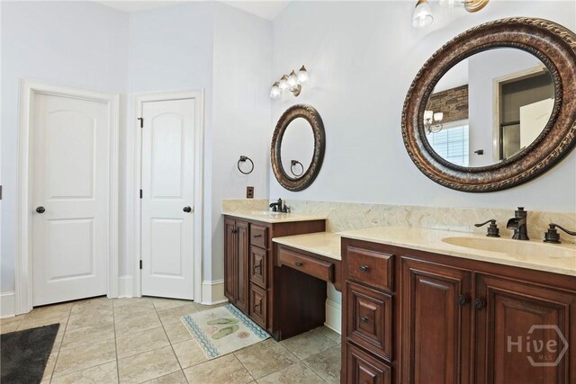 711 Chastain Cir, Richmond Hill, GA 31324 - full bathroom featuring double vanity