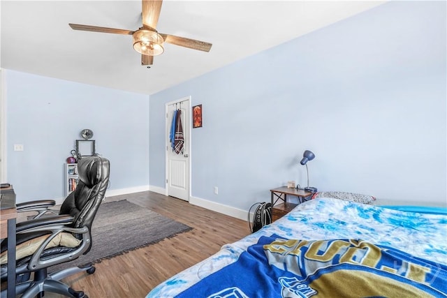 135 Verde Bnd, Savannah, GA 31419 - bedroom featuring wood finished floors, a desk, baseboards, and ceiling fan