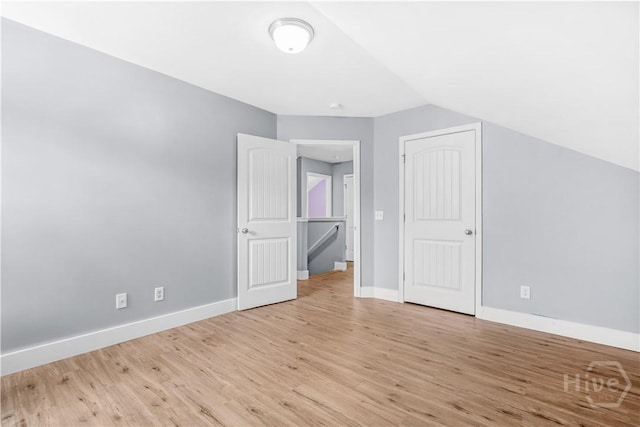 135 Verde Bnd, Savannah, GA 31419 - unfurnished bedroom with wood finished floors, baseboards, and a closet