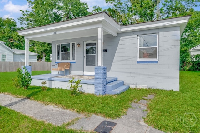 1515 Vine St, Savannah, GA 31401 - view of front facade featuring a porch