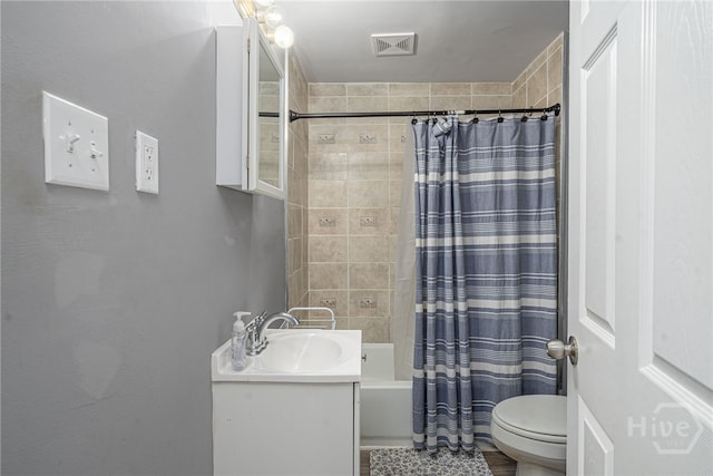 1515 Vine St, Savannah, GA 31401 - bathroom with toilet, vanity, and shower / bath combo