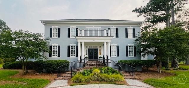 5 Creek Marsh Ln, Savannah, GA 31411 - view of front of home featuring a balcony