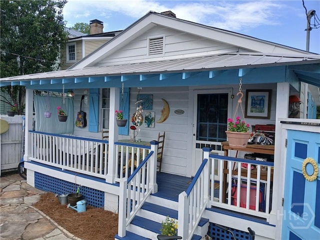 539 E Gwinnett St, Savannah, GA 31401 - view of front facade featuring a porch