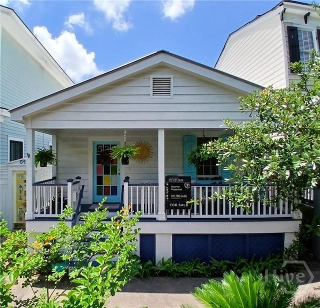 539 E Gwinnett St, Savannah, GA 31401 - view of front of house with a porch