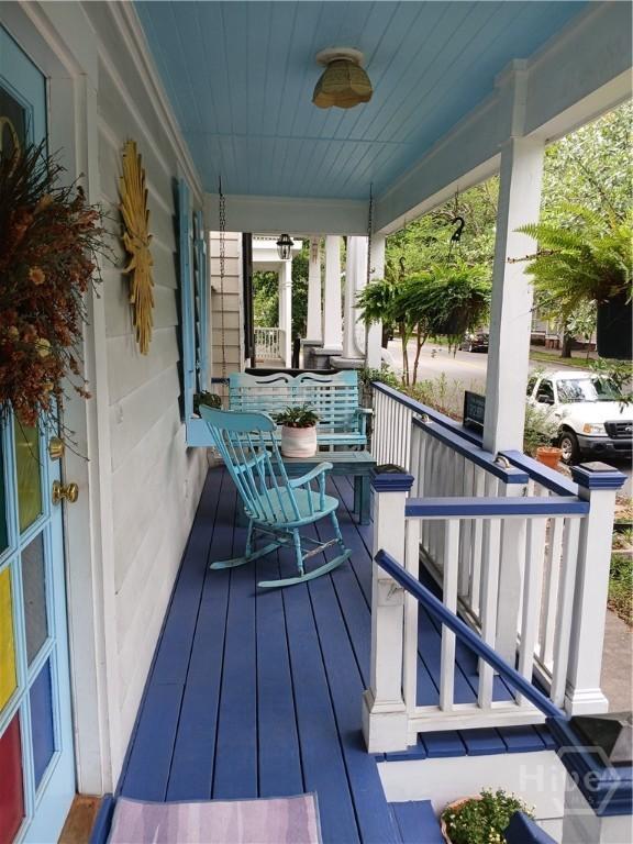 539 E Gwinnett St, Savannah, GA 31401 - view of wooden porch
