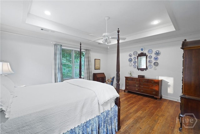 118 Woodline Dr, Savannah, GA 31410 - bedroom with a tray ceiling, hardwood / wood-style floors, ornamental molding, recessed lighting, and ceiling fan