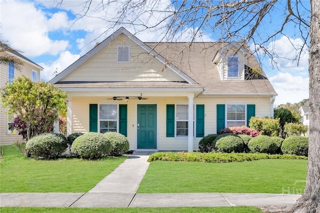 2 Timber Crest Ct, Savannah, GA 31407 - view of front facade with a front lawn and ceiling fan