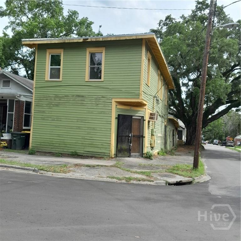 651 W 41st St W, Savannah, GA 31415 - view of front facade