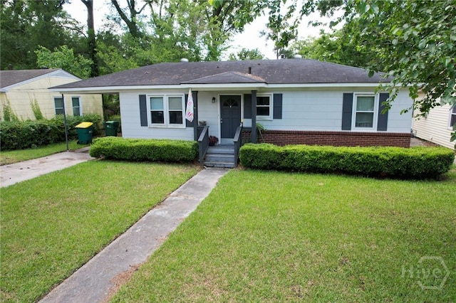 13 Ronnie Ave, Savannah, GA 31408 - view of front facade with a front lawn