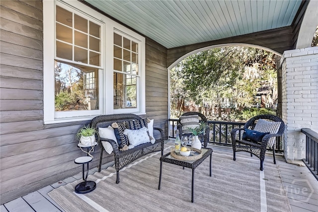 1001 Maupas Ave, Savannah, GA 31401 - view of wooden terrace