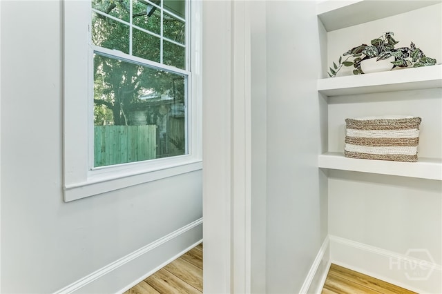 1001 Maupas Ave, Savannah, GA 31401 - detailed view of baseboards and wood finished floors