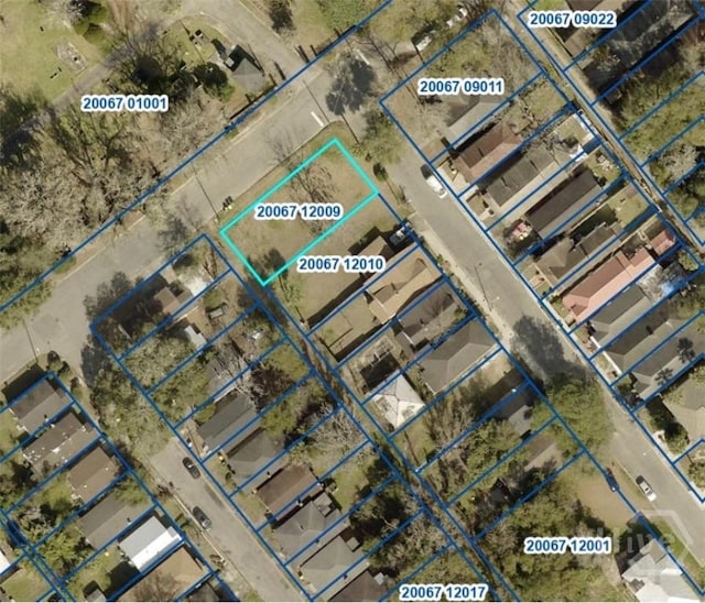1023 W 37th St, Savannah, GA 31415 - map / location featuring property parcel outlined