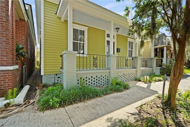 710 W 36th St, Savannah, GA 31415 - view of front of property with a porch