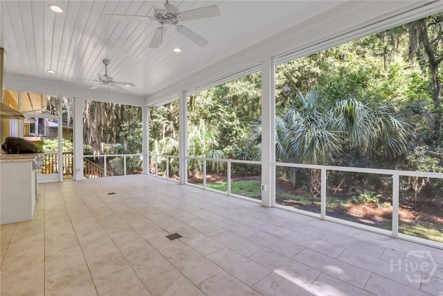 3 Elcy Ln, Savannah, GA 31411 - unfurnished sunroom featuring a ceiling fan