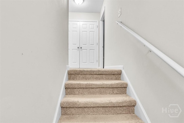 194 Calm Oaks Cir, Savannah, GA 31419 - stairway featuring baseboards