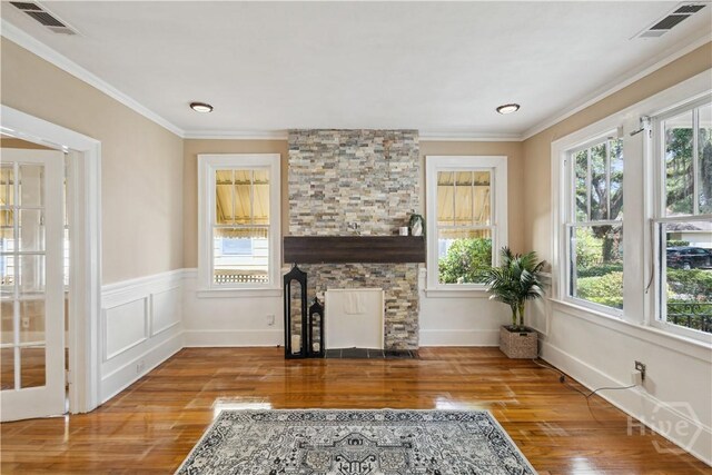 1319 E 39th St E, Savannah, GA 31404 - living room with ornamental molding and wood finished floors