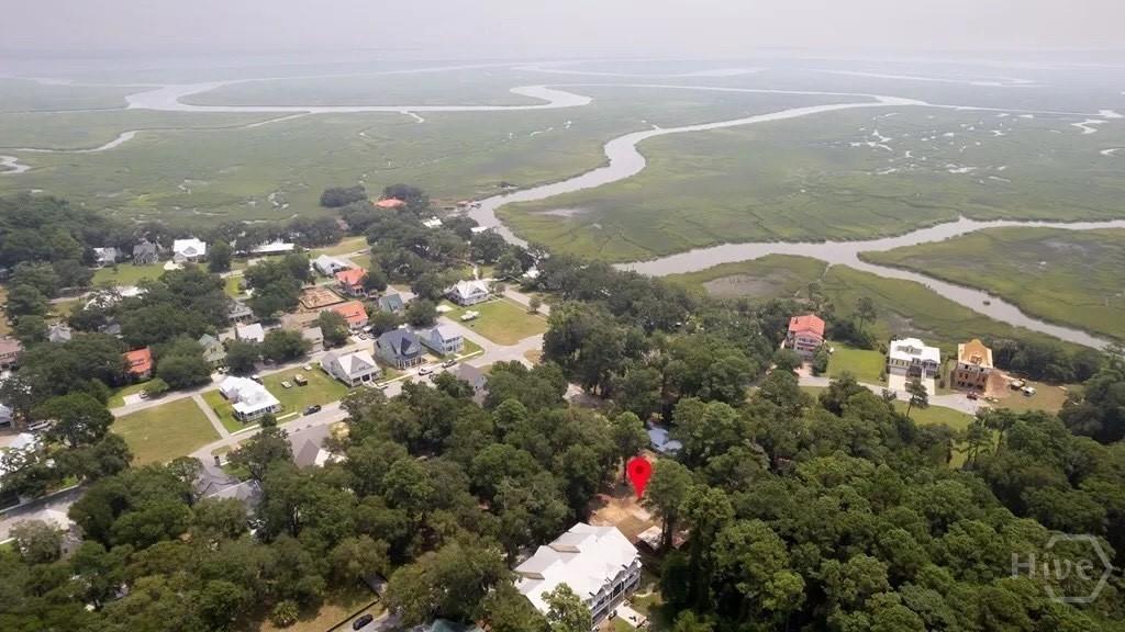 255 Oyster Point Dr, Midway, GA 31320