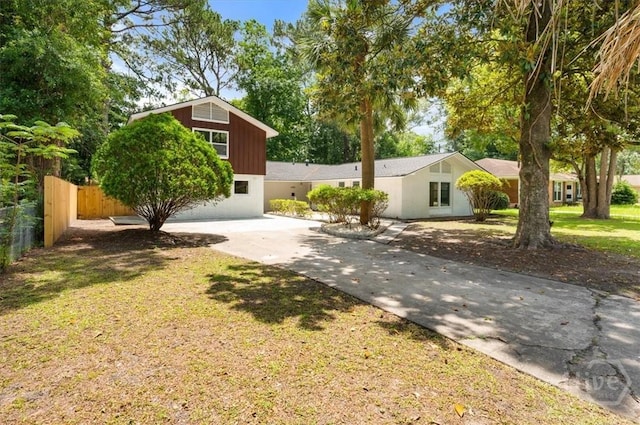 4750 Sylvan Dr, Savannah, GA 31405 - view of front facade with driveway