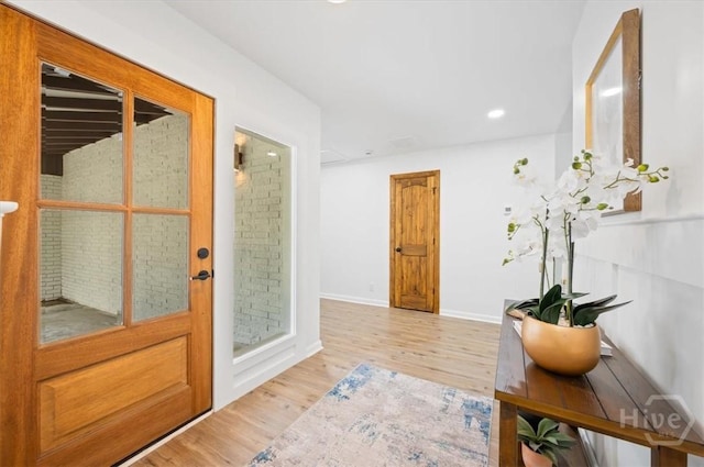 4750 Sylvan Dr, Savannah, GA 31405 - entrance foyer with wood finished floors, baseboards, and recessed lighting