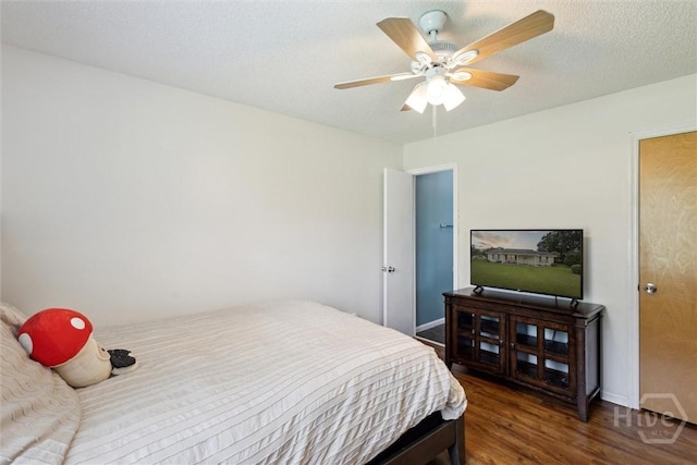 151 Ogeechee Ave, Bloomingdale, GA 31302 - bedroom with wood finished floors and a ceiling fan
