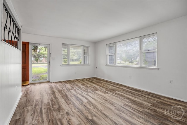 8519 Cresthill Ave, Savannah, GA 31406 - empty room featuring wood finished floors and baseboards