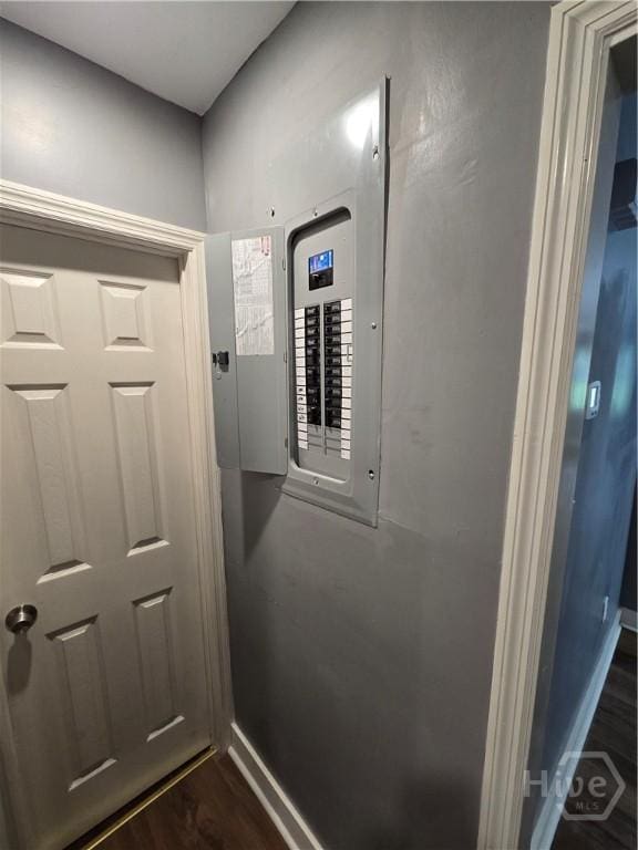 1922 Fenwick Ave, Savannah, GA 31405 - detailed view of wood finished floors and electric panel