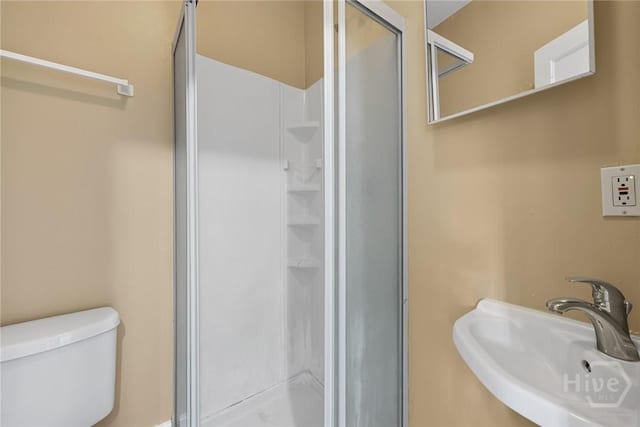 1419 E 35th St, Savannah, GA 31404 - full bath featuring a shower stall