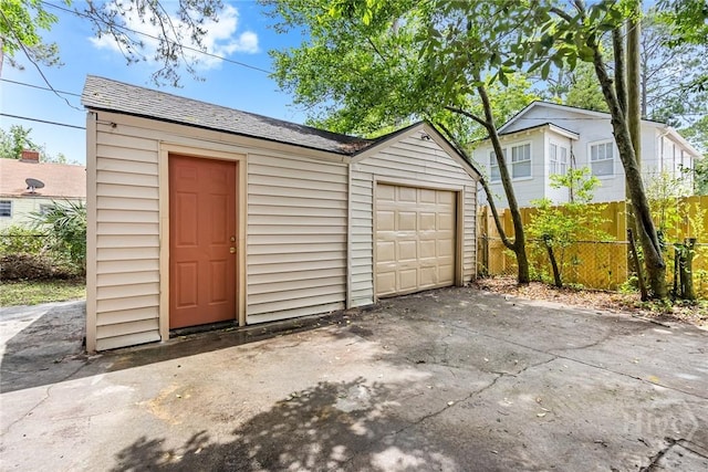 1419 E 35th St, Savannah, GA 31404 - garage with driveway