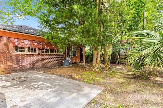 1419 E 35th St, Savannah, GA 31404 - view of yard featuring a patio area