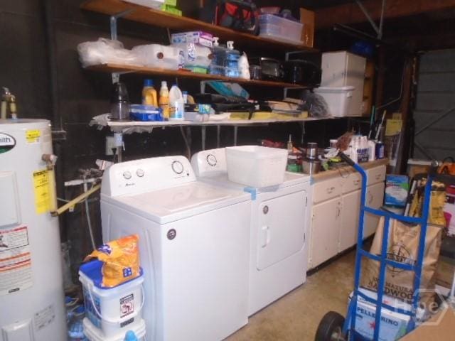 506 Mclaws St, Savannah, GA 31405 - laundry room with water heater and separate washer and dryer