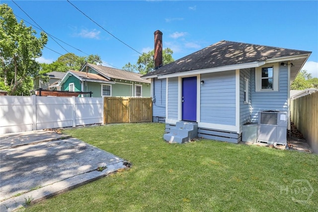 521 Seiler Ave, Savannah, GA 31401 - rear view of property with entry steps