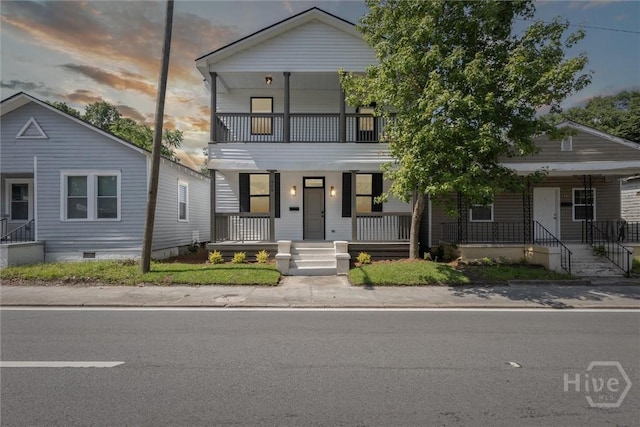 905 W Victory Dr, Savannah, GA 31405 - multi unit property with a balcony and a porch