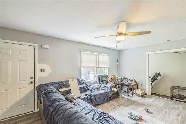 325 Bunting Dr, Savannah, GA 31404 - living area with wood finished floors and a ceiling fan
