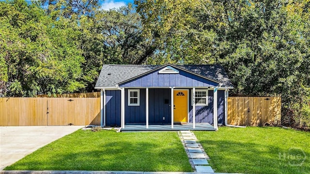 1220 E 69th St, Savannah, GA 31404 - view of outdoor structure featuring a porch