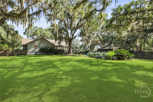 550 Strathy Hall Dr, Richmond Hill, GA 31324 - view of fenced backyard