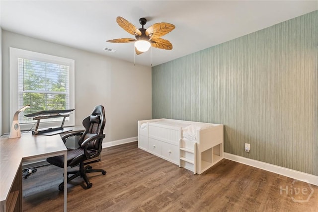 117 Oakcrest Dr W, Savannah, GA 31405 - home office featuring a ceiling fan, wood finished floors, and wallpapered walls