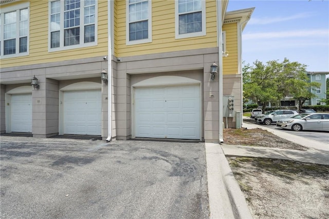 2034 Whitemarsh Way, Savannah, GA 31410 - garage with driveway