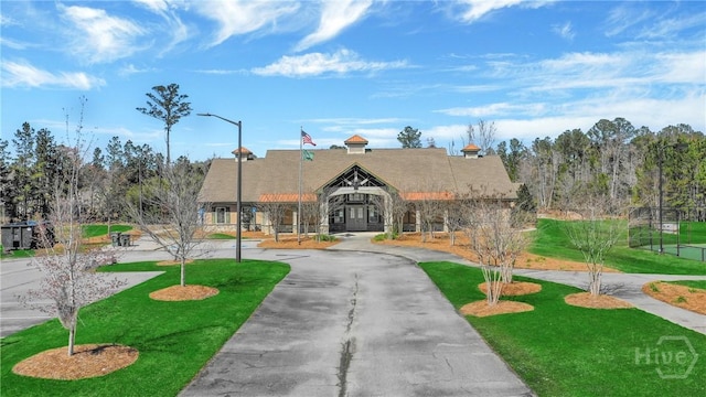 175 Willow Point Cir, Savannah, GA 31407 - view of property's community featuring a yard and curved driveway