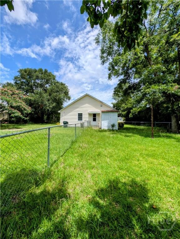 912 5th Ave, Twin City, GA 30471 - view of yard