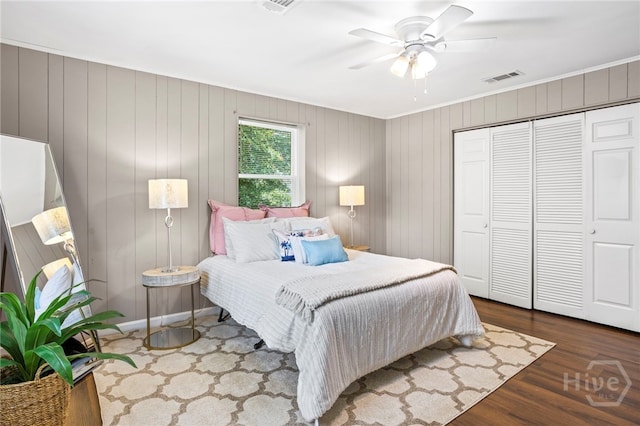1915 Hawthorne St, Savannah, GA 31404 - bedroom featuring crown molding, wood finished floors, a closet, and ceiling fan
