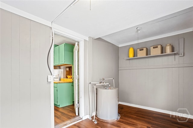1915 Hawthorne St, Savannah, GA 31404 - interior space with wood finished floors and freestanding refrigerator