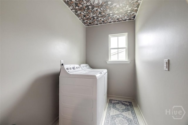 151 Excel Dr, Richmond Hill, GA 31324 - laundry area featuring washer and clothes dryer and baseboards